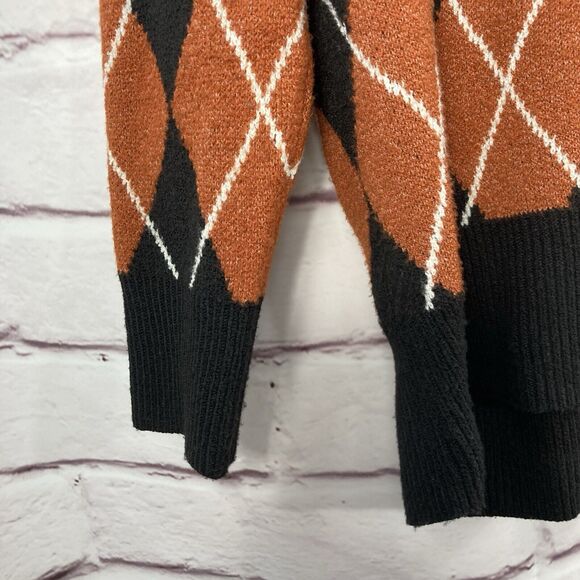A New Day Oversized Sweater SZ M Argyle Pattern Rust White Black V Neck Soft - Picture 4 of 9